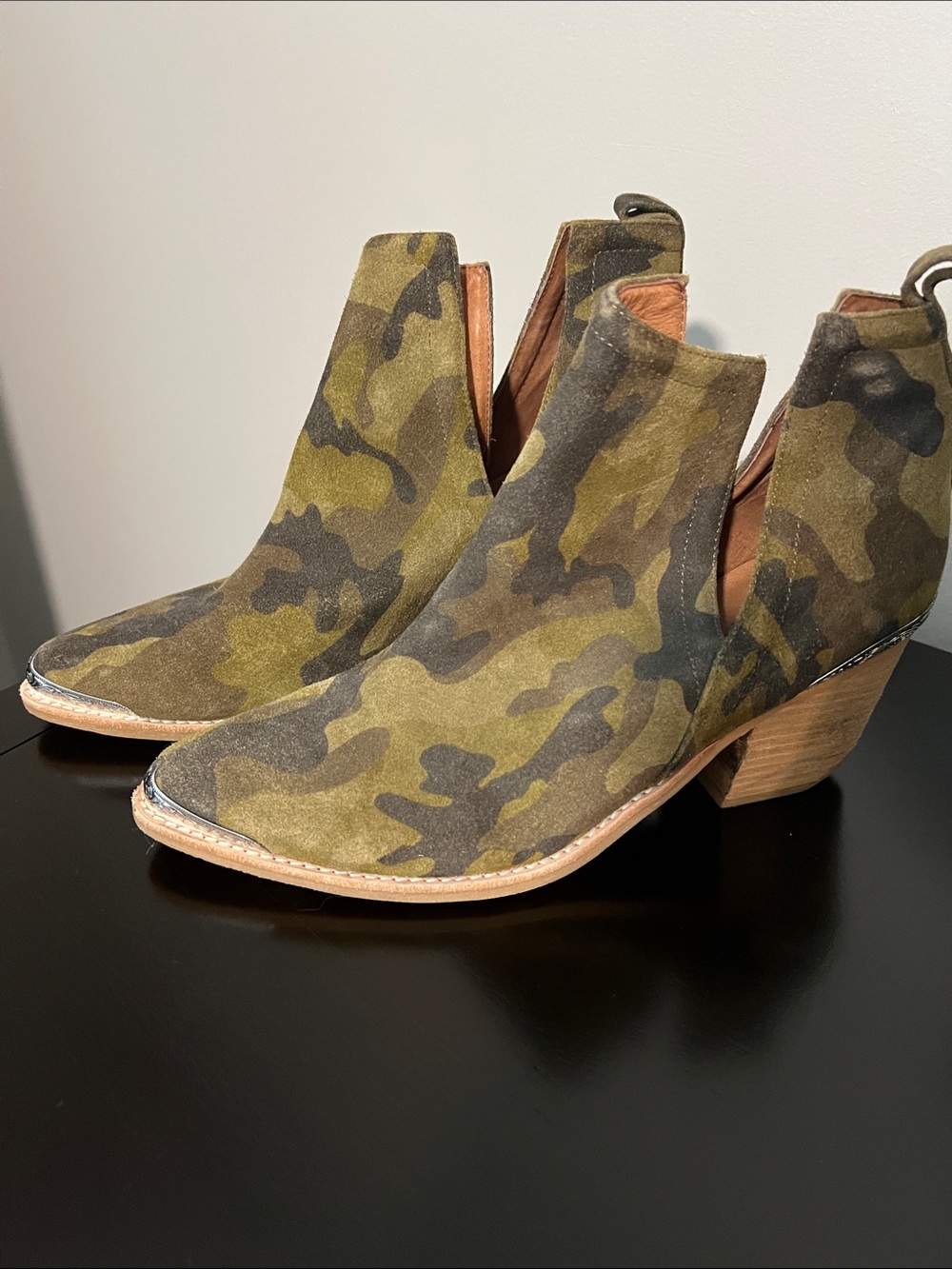 Jeffrey Campbell Women’s Booties